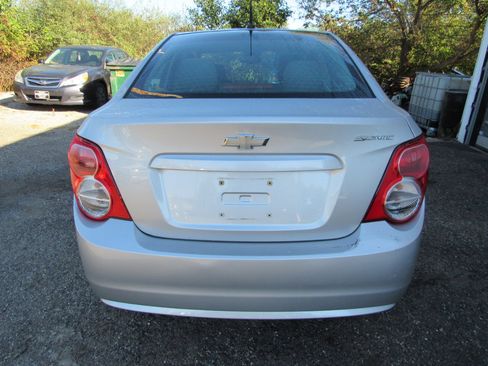 Used 2012 Chevrolet Sonic LS image 5