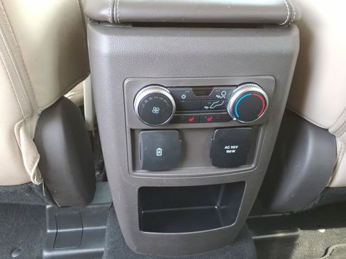 Used 2021 Ford Explorer Platinum w/ Equipment Group 601A AWD/4WD image 17