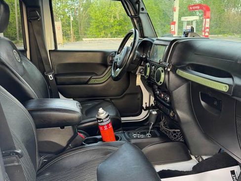 Used 2015 Jeep Wrangler Unlimited Sport AWD/4WD image 5