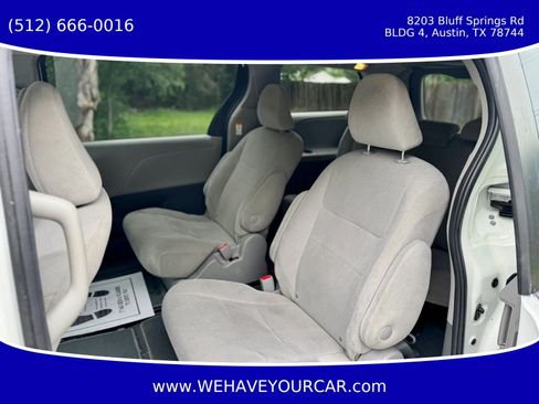 Used 2020 Toyota Sienna L FWD image 13