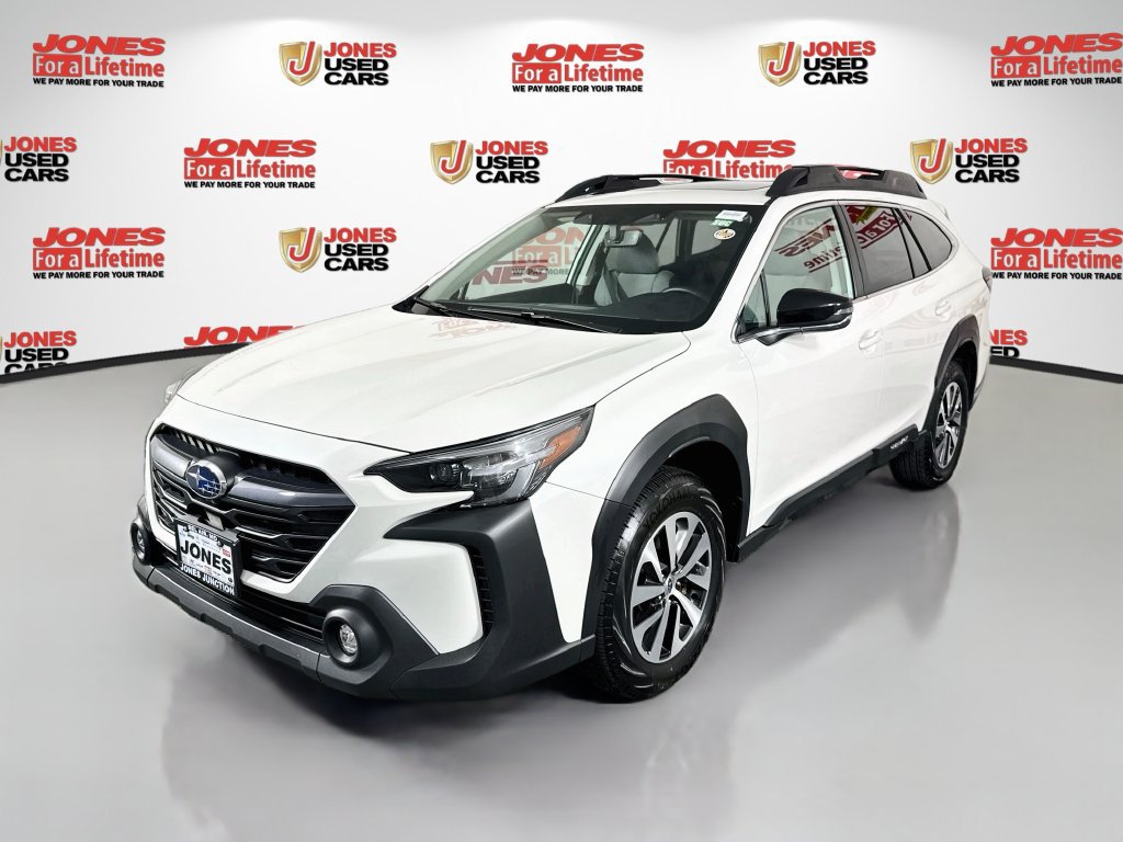 Used 2025 Subaru Outback Premium AWD/4WD image 14
