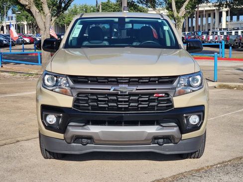 Used 2022 Chevrolet Colorado Z71 AWD/4WD image 2