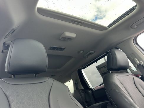 New 2026 Kia Carnival SX w/ SX Dark Edition Package FWD image 14