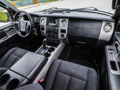 Used 2017 Ford Expedition EL XLT image 28