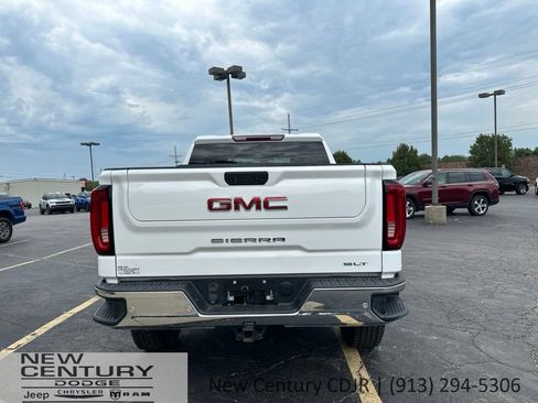 Used 2020 GMC Sierra 1500 SLT w/ Driver Alert Package II AWD/4WD image 4