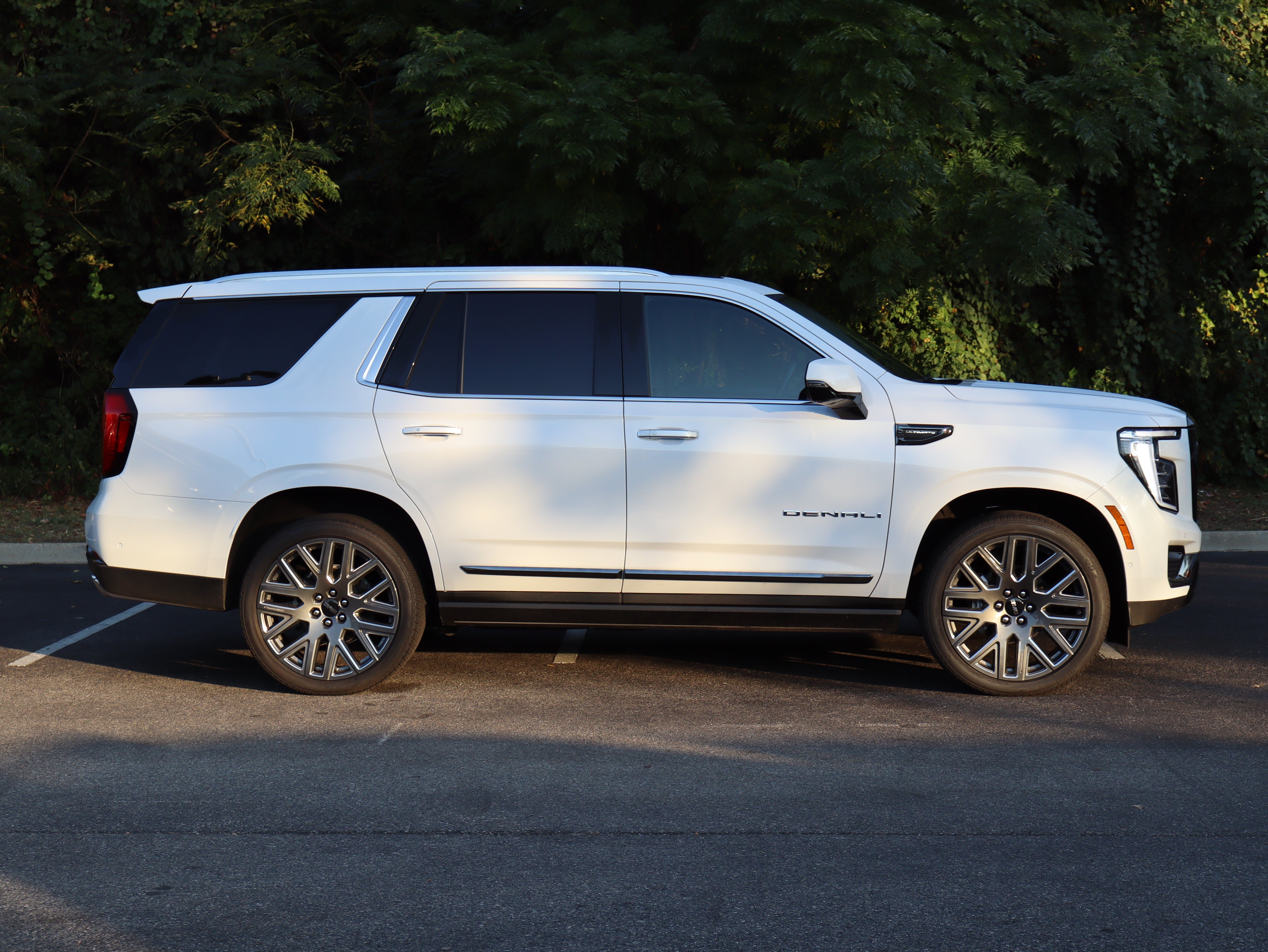 Used 2026 GMC Yukon Denali Ultimate AWD/4WD image 11