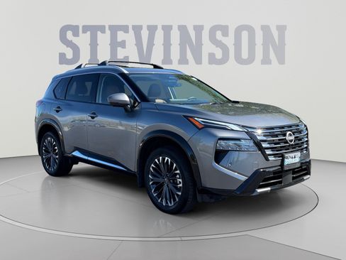 Used 2025 Nissan Rogue Platinum AWD/4WD image 7