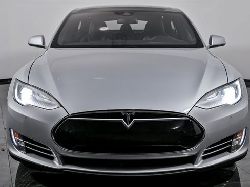 Used 2016 Tesla Model S 90D image 4