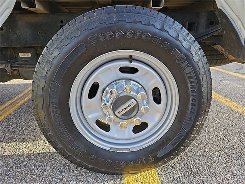 Used 2023 Ford F250 XL w/ XL Chrome Package image 29