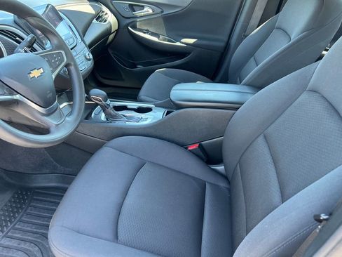 Used 2022 Chevrolet Malibu LT FWD image 9