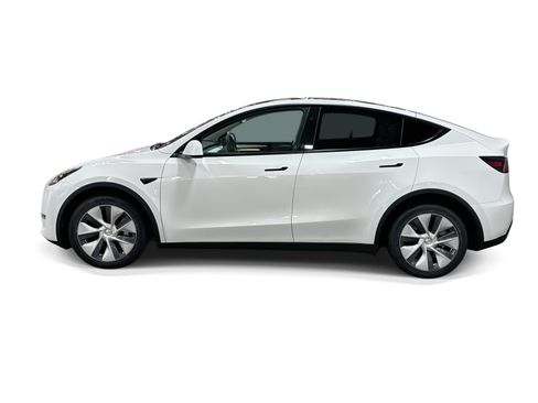 Certified 2023 Tesla Model Y Long Range AWD/4WD image 3