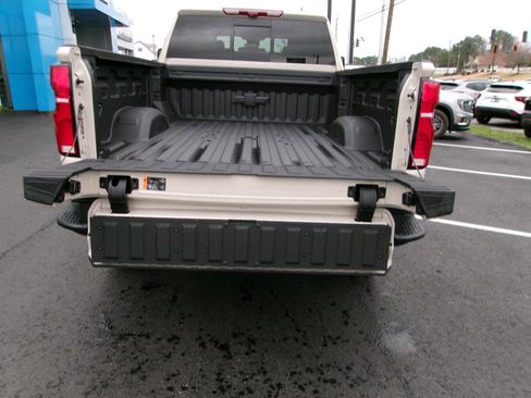 New 2026 Chevrolet Silverado 2500 ZR2 image 13