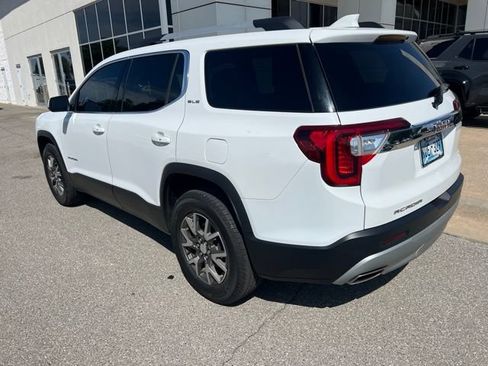 Used 2023 GMC Acadia SLE w/ Driver Convenience Package FWD image 2