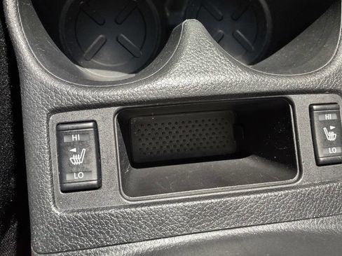 Used 2018 Nissan Rogue SV image 23