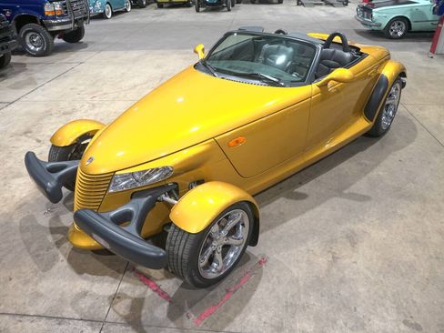 Used 2002 Chrysler Prowler RWD image 15