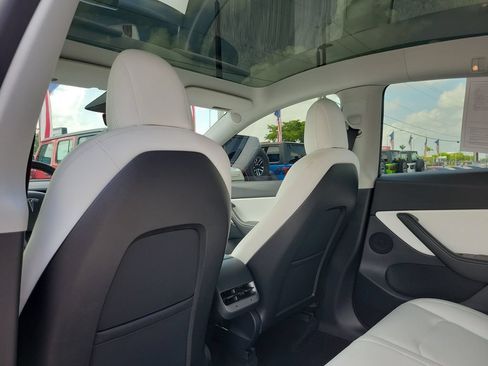 Used 2022 Tesla Model Y Performance AWD/4WD image 15