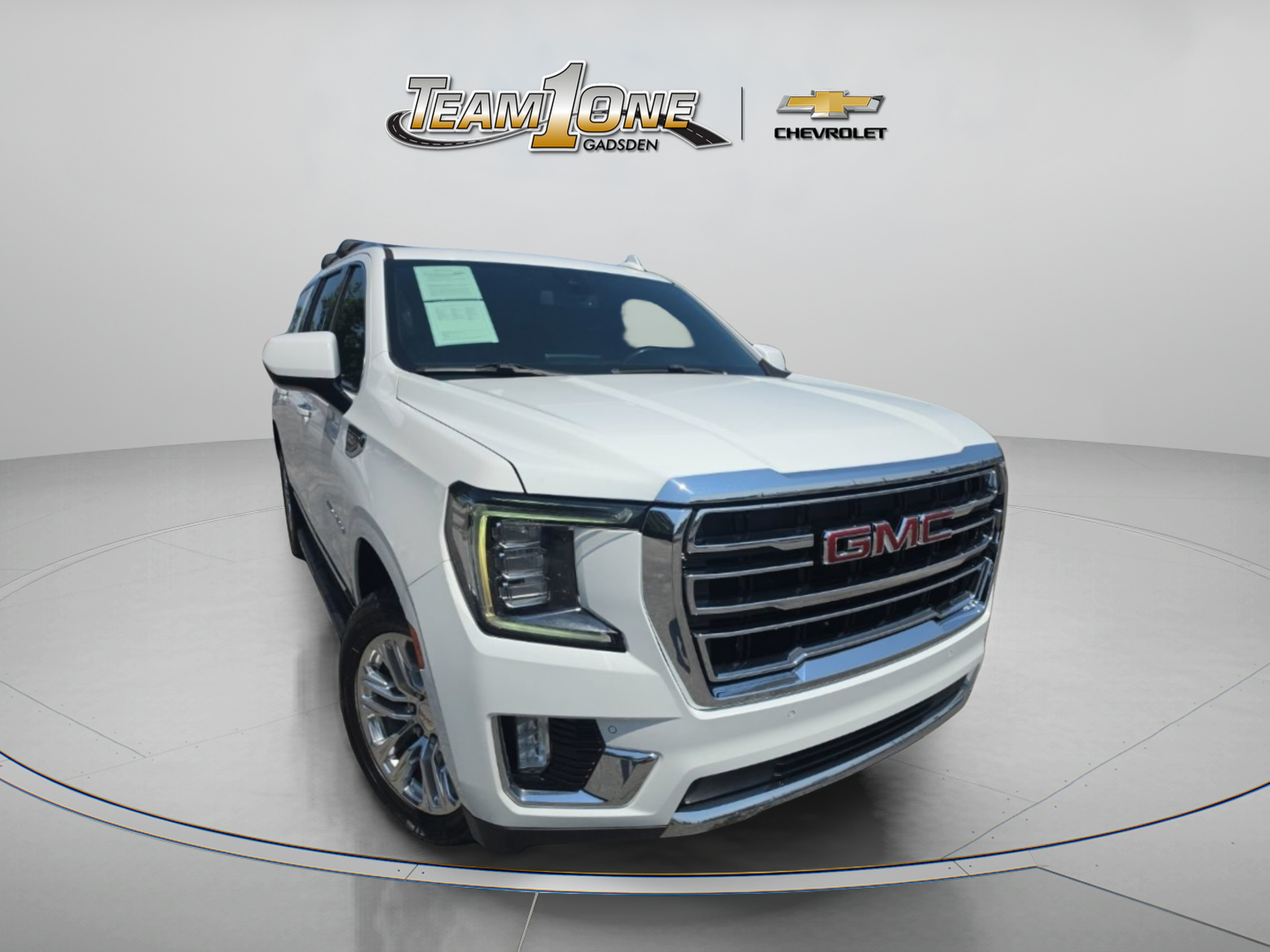 Used 2021 GMC Yukon XL SLT AWD/4WD image 1