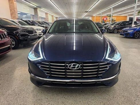 Used 2021 Hyundai Sonata SE w/ Preferred Accessory Package FWD image 3