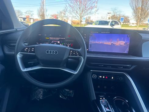 Used 2025 Audi Q5 Premium w/ Premium Plus AWD/4WD image 19