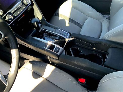 Used 2019 Honda Civic EX image 18