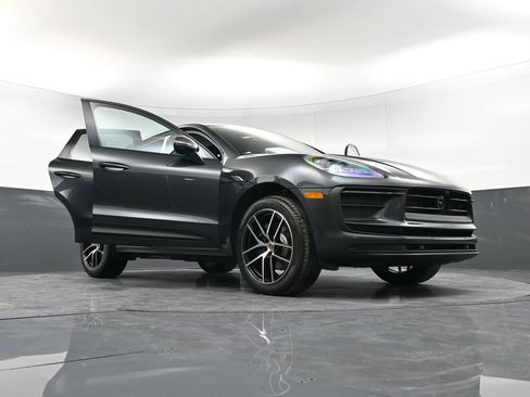 New 2026 Porsche Macan image 37