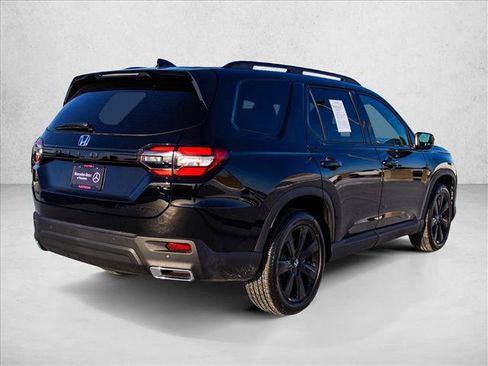 Used 2025 Honda Pilot Black Edition image 5