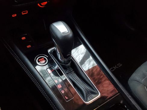 Used 2021 Nissan Kicks SV image 30