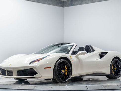 Used 2016 Ferrari 488 Spider RWD image 2