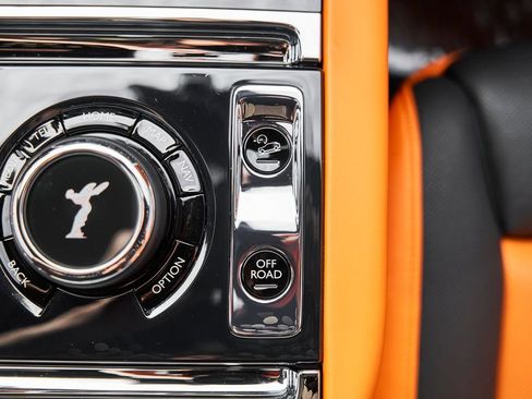Used 2025 Rolls-Royce Cullinan AWD/4WD image 80