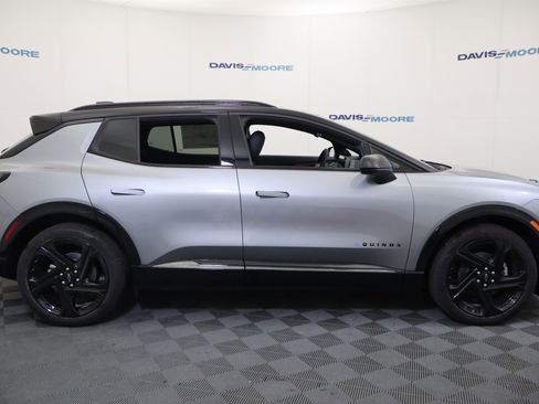 New 2026 Chevrolet Equinox EV RS image 4