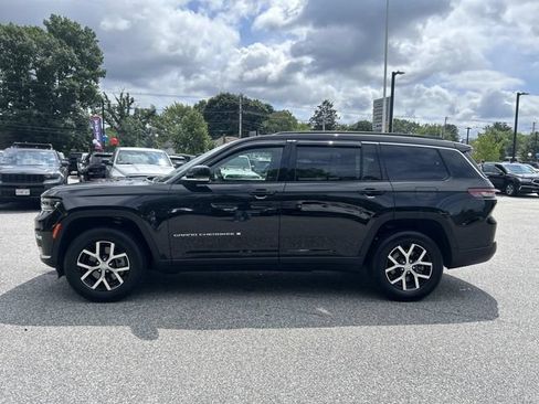 Used 2024 Jeep Grand Cherokee L Limited AWD/4WD image 6