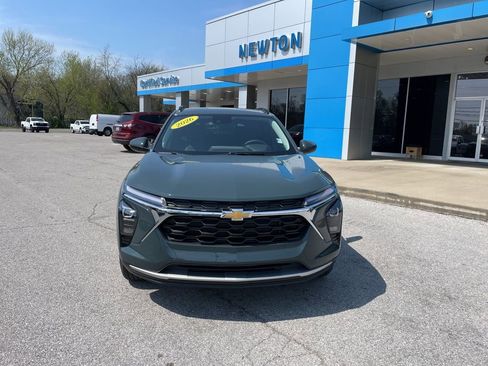 New 2026 Chevrolet Trax LT w/ Driver Confidence Package FWD image 2