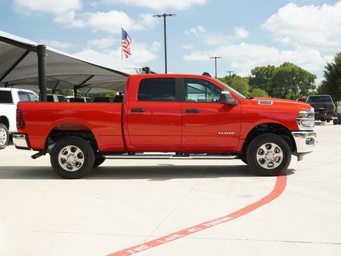 Used 2026 RAM 2500 Big Horn AWD/4WD image 3