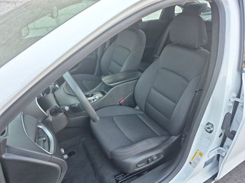 Used 2024 Chevrolet Malibu LT image 16