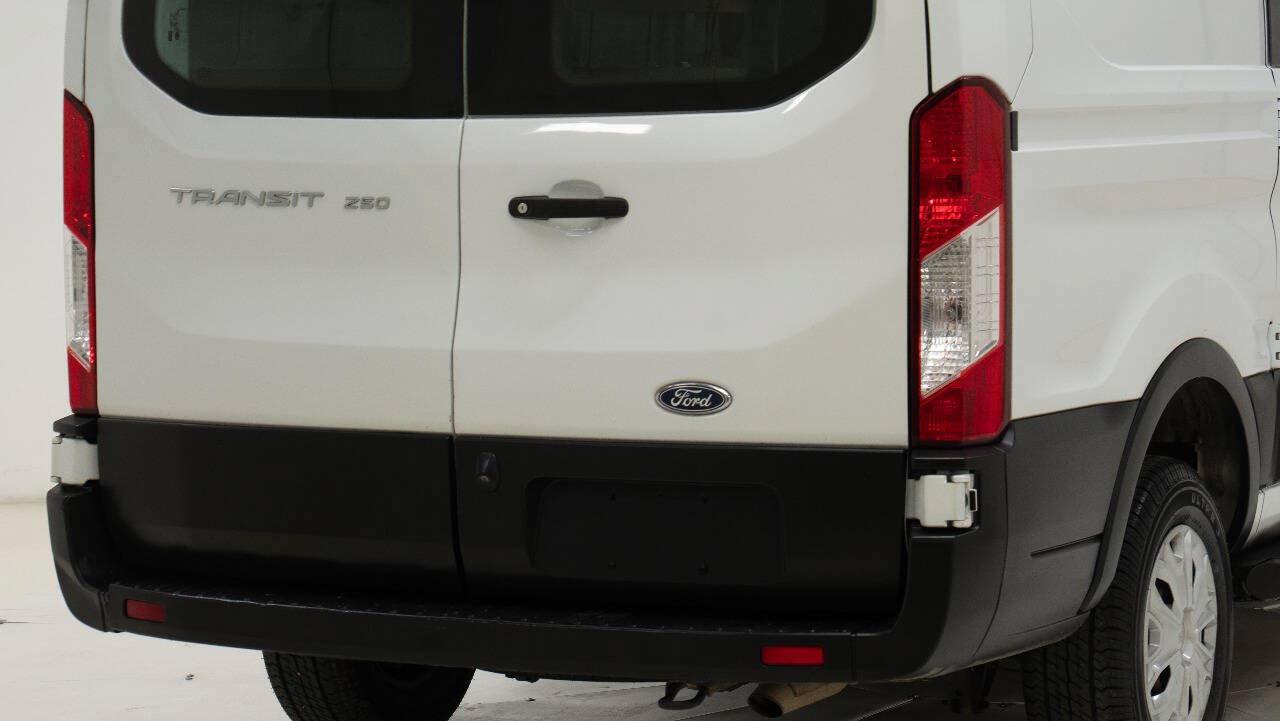 Used 2019 Ford Transit 250 130 Low Roof w/ Exterior Upgrade Package RWD image 13