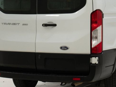 Used 2019 Ford Transit 250 130 Low Roof w/ Exterior Upgrade Package RWD image 13