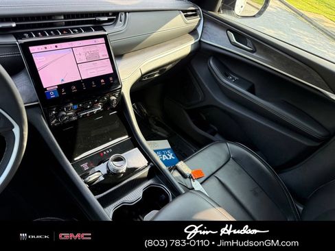Used 2024 Jeep Grand Cherokee L Limited w/ Luxury Tech Group II AWD/4WD image 33