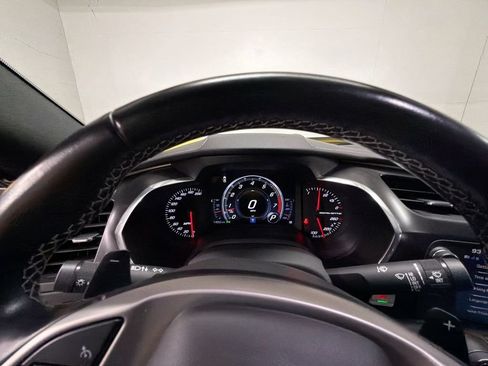 Used 2017 Chevrolet Corvette Stingray Convertible RWD image 11