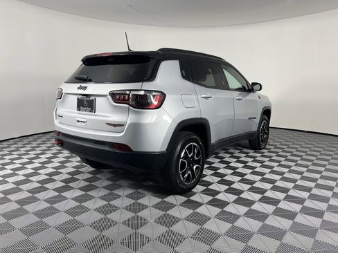 Used 2024 Jeep Compass Trailhawk image 8
