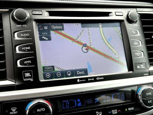 Used 2018 Toyota Highlander Limited FWD image 11
