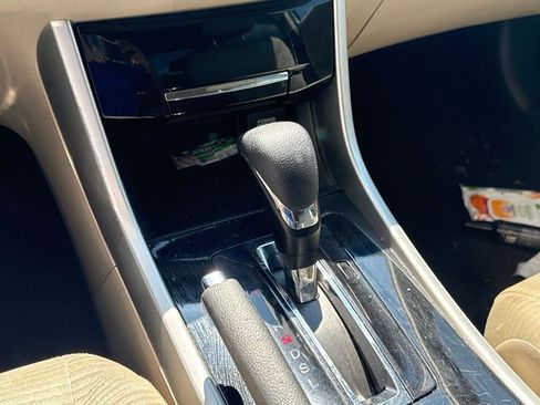 Used 2016 Honda Accord LX image 17