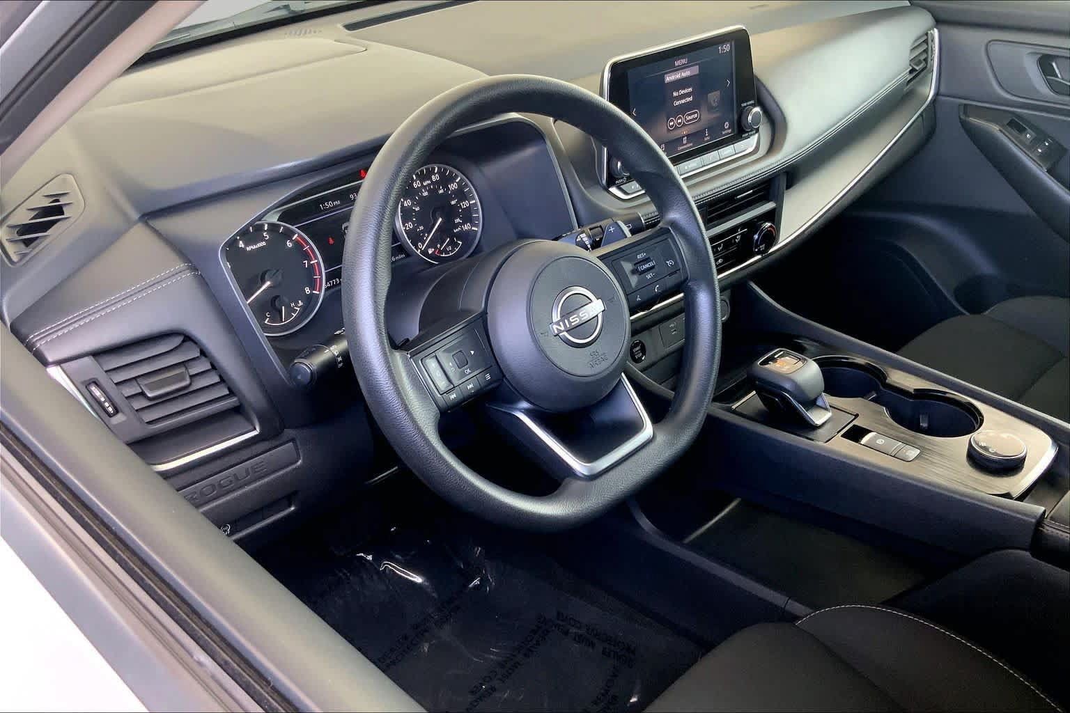 Used 2024 Nissan Rogue S AWD/4WD image 18