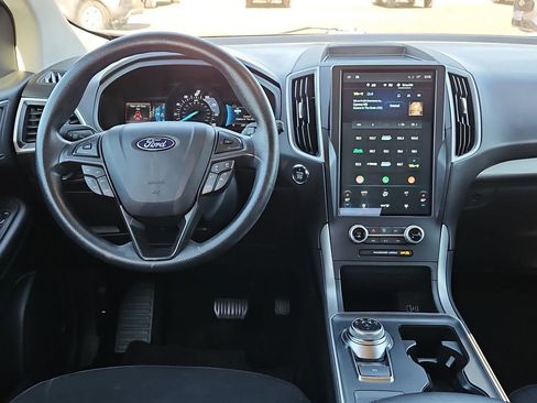 Used 2022 Ford Edge SE image 17