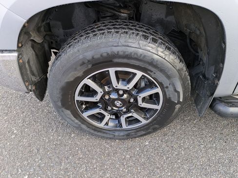 Used 2017 Toyota Tundra SR5 image 22