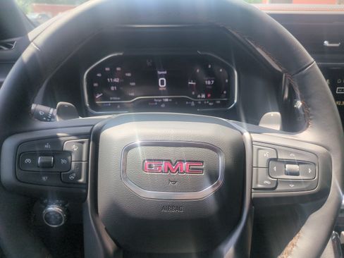 Used 2025 GMC Sierra 1500 AT4 w/ AT4 Premium Package AWD/4WD image 15