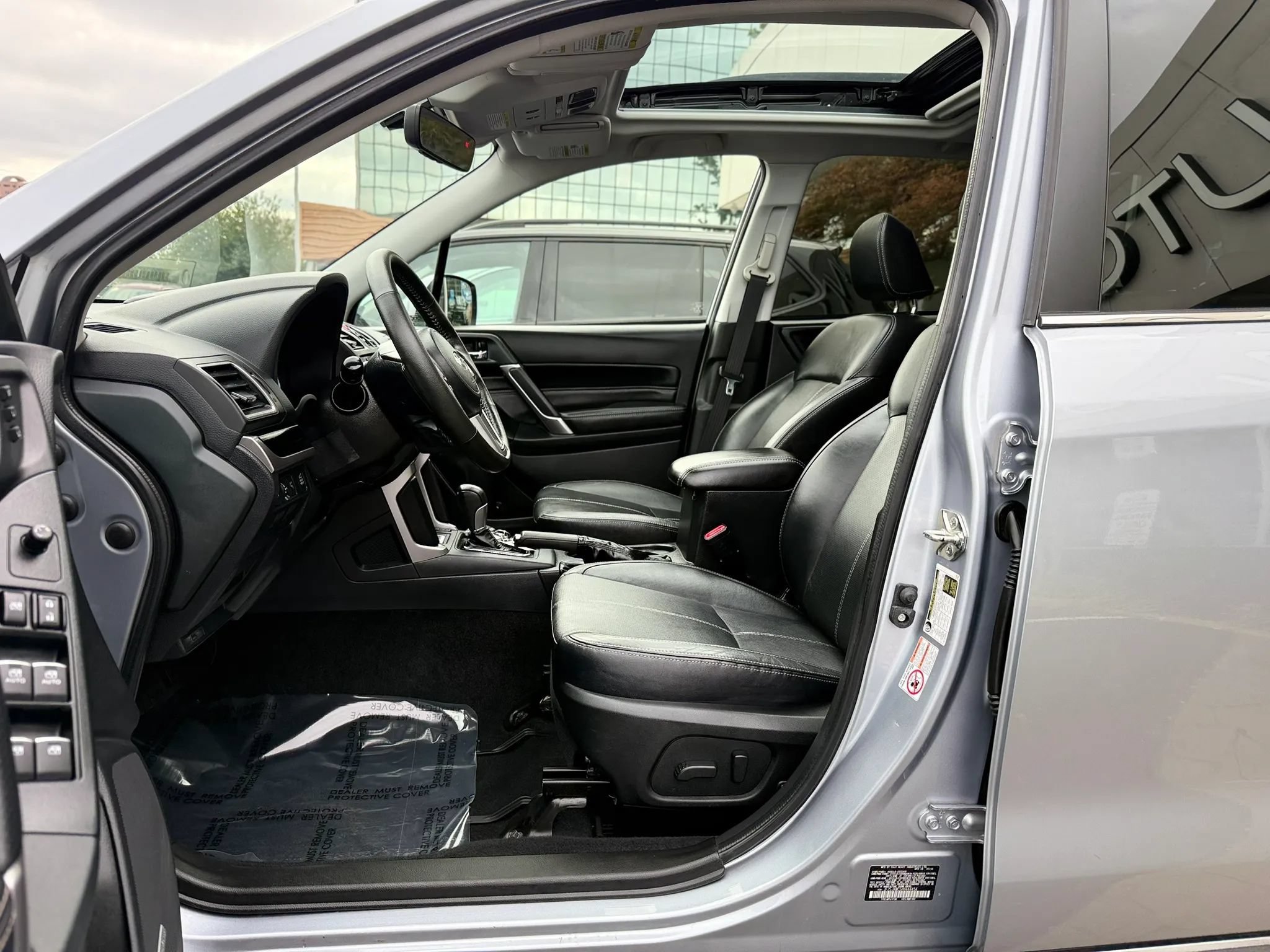 Used 2017 Subaru Forester 2.5i Touring AWD/4WD image 10