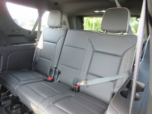 Certified 2023 GMC Yukon XL SLT AWD/4WD image 24