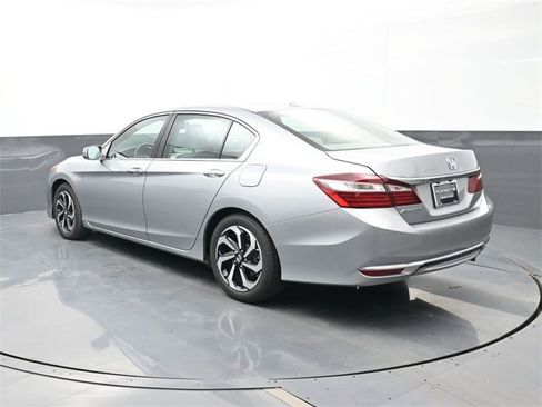 Used 2017 Honda Accord EX-L image 3
