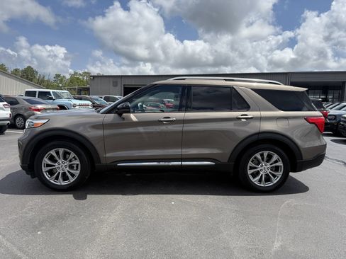 Used 2021 Ford Explorer Limited w/ Equipment Group 301A RWD image 8