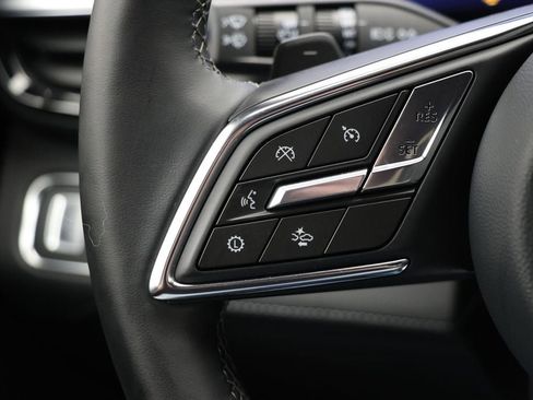 Used 2025 Buick Enclave Preferred image 18